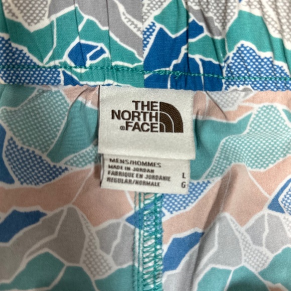 The North Face Men's Printed Class V Belted Shorts [T26] - Picture 10 of 12